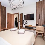 וילה Nestor Luxury
