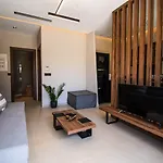 וילה Nestor Luxury *