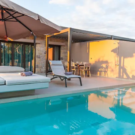 فيلة Nestor Luxury Romanos (Messenia)