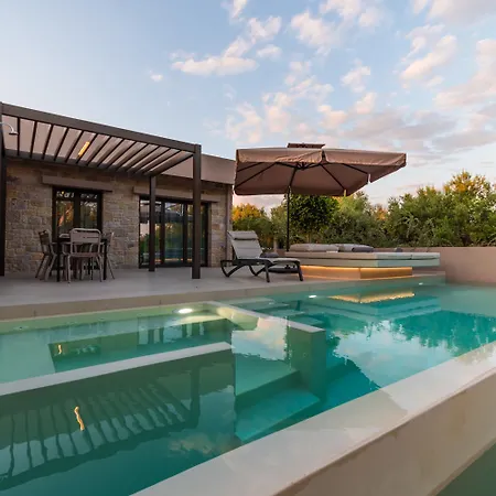 Nestor Luxury Villa Romanu