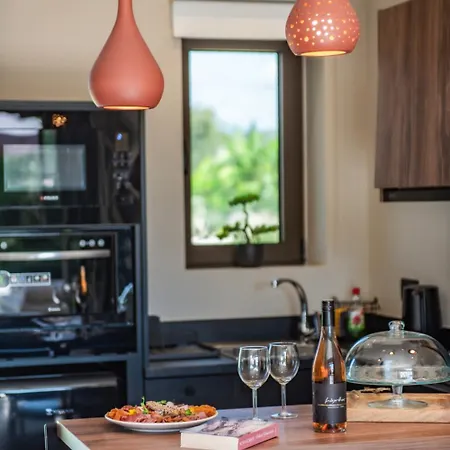 Nestor Luxury * Romanos (Messenia)