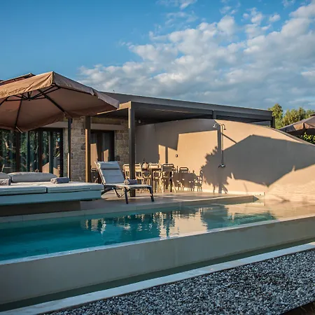 فيلة Nestor Luxury Romanos (Messenia)