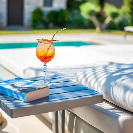 فيلة Nestor Luxury Romanos (Messenia)