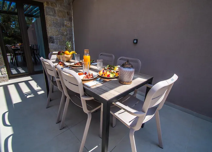 Nestor Luxury * Romanos (Messenia)