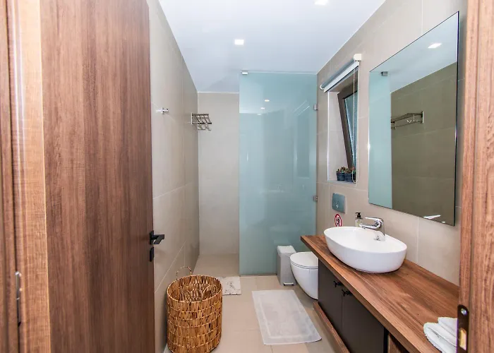 Nestor Luxury Romanósz